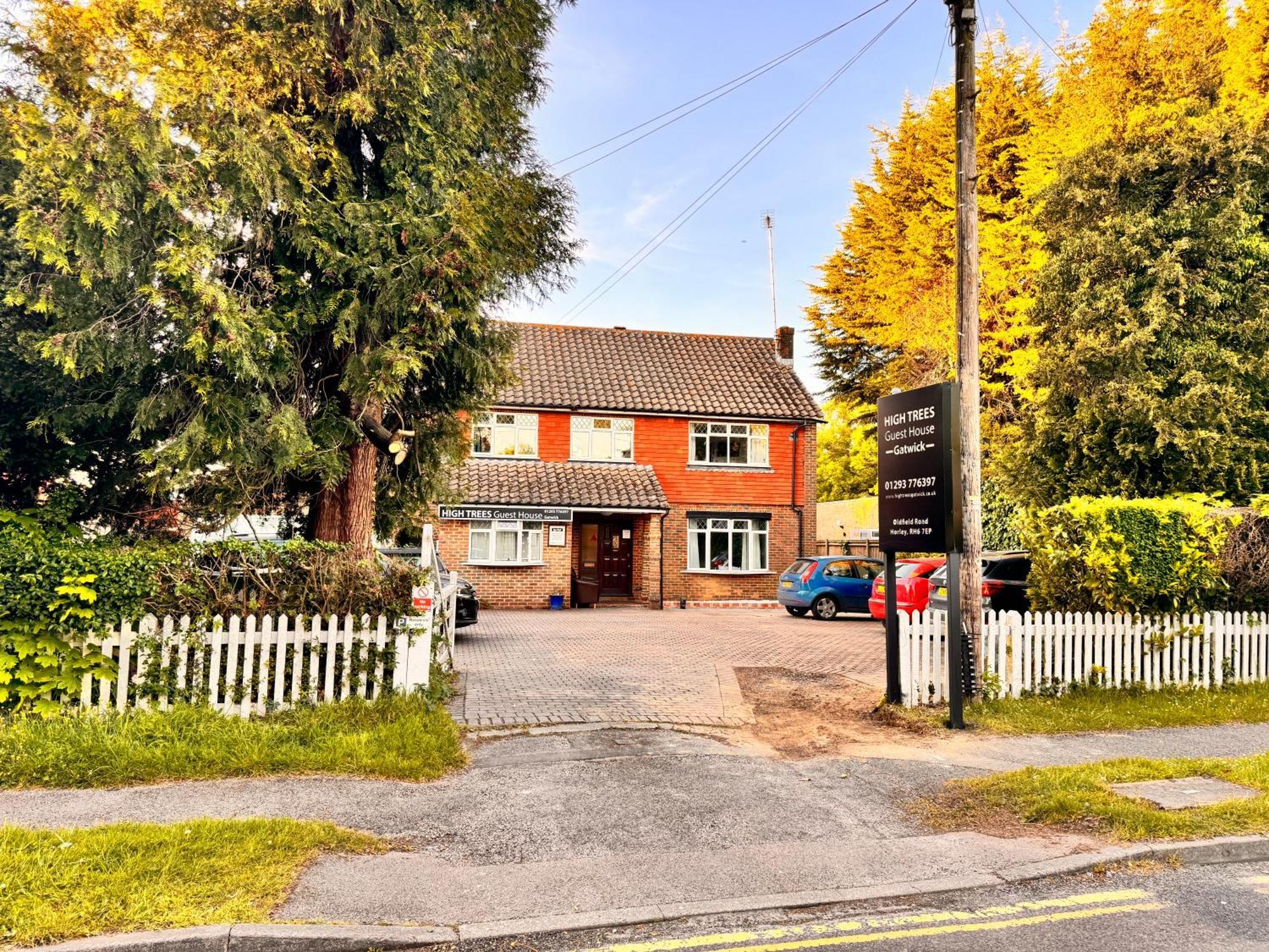 High Trees Guest House Gatwick Horley Exterior foto